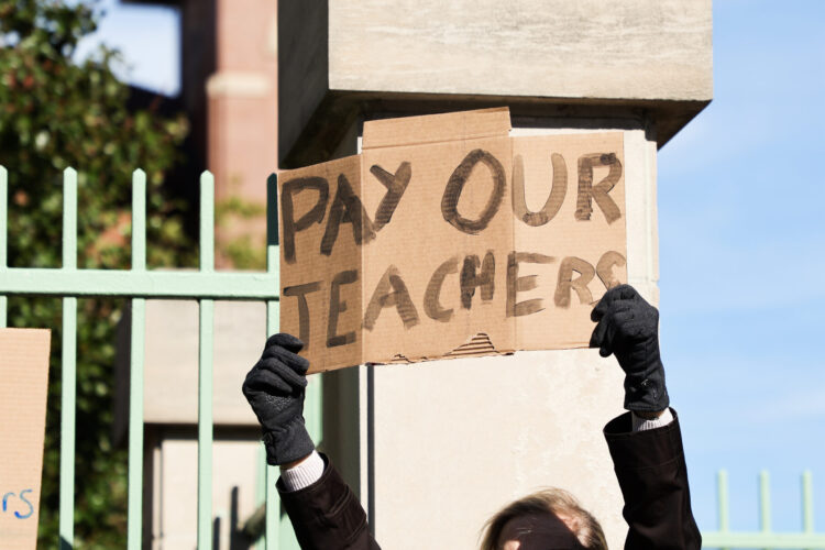 Πρόγραμμα Ακαδημαϊκής Ομηρίας για διδάσκοντες και φοιτητές
